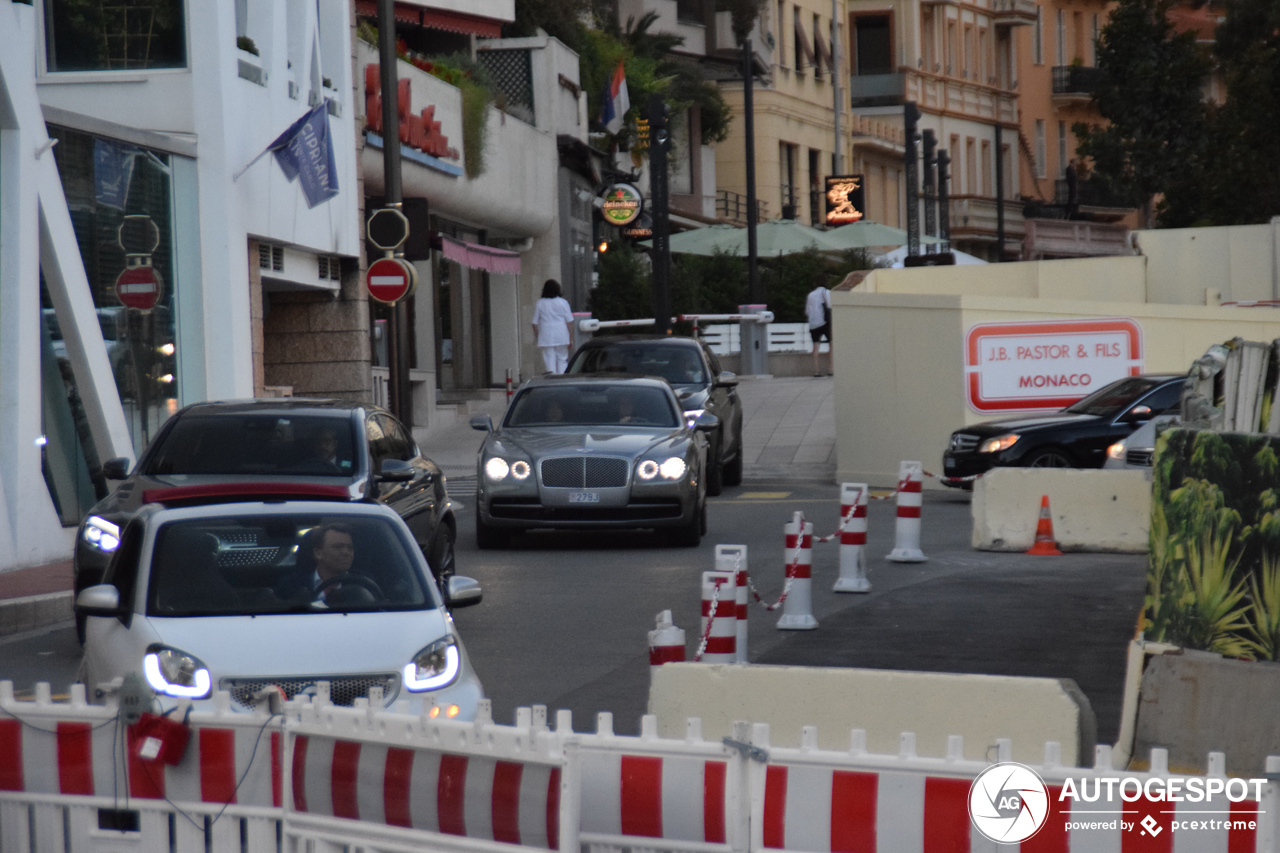 Bentley Flying Spur V8