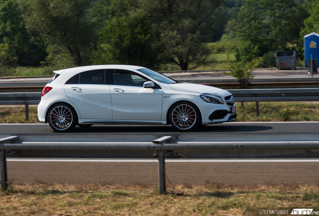 Mercedes-AMG A 45 W176 2015