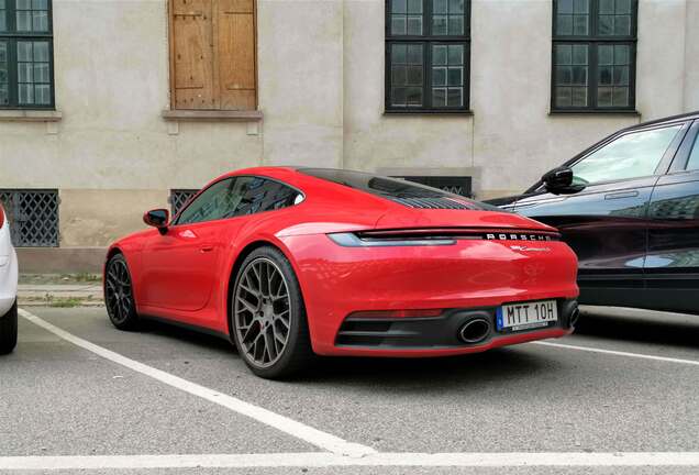 Porsche 992 Carrera 4S