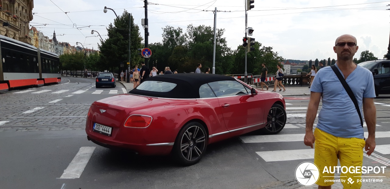 Bentley Continental GTC V8