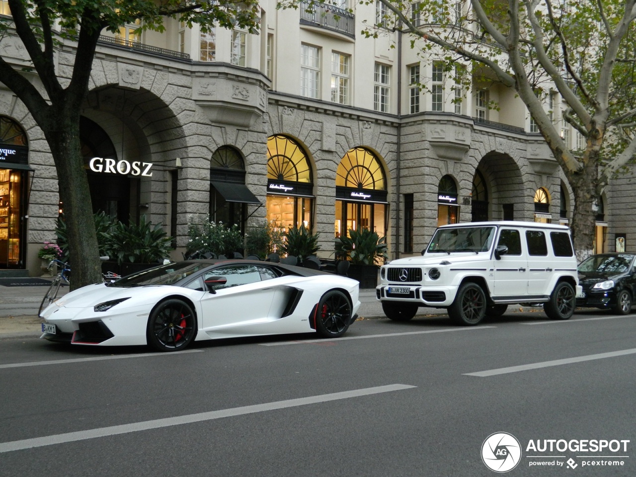 Lamborghini Aventador LP700-4 Pirelli Edition