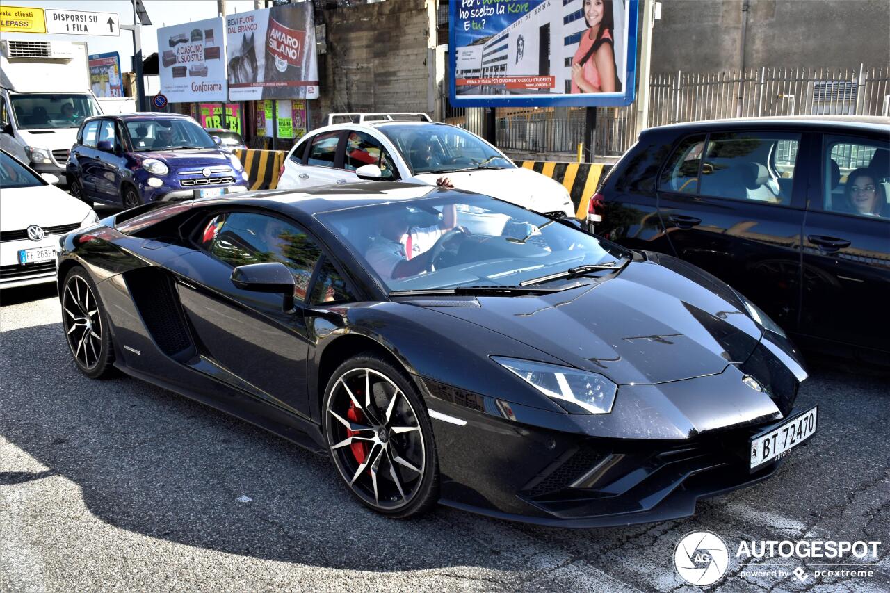 Lamborghini Aventador S LP740-4