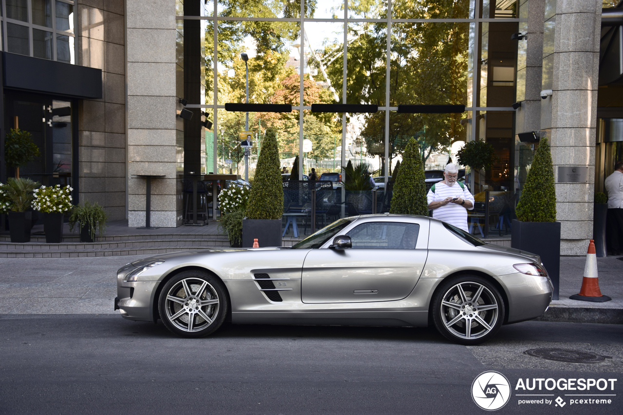 Mercedes-Benz SLS AMG