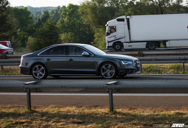 Audi S8 D4