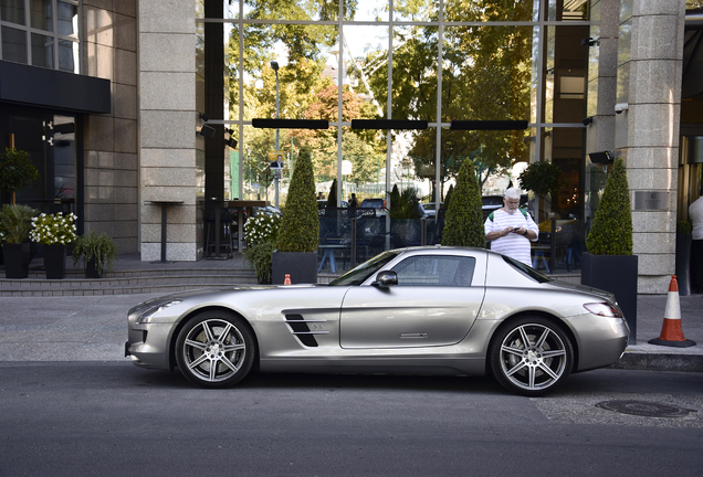 Mercedes-Benz SLS AMG