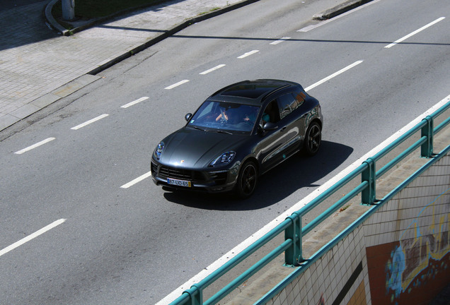 Porsche 95B Macan GTS