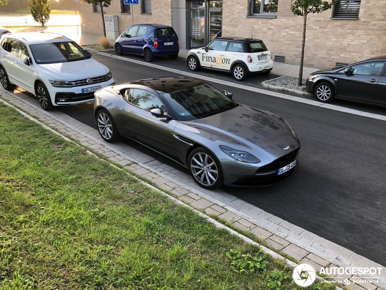 Aston Martin DB11 V8