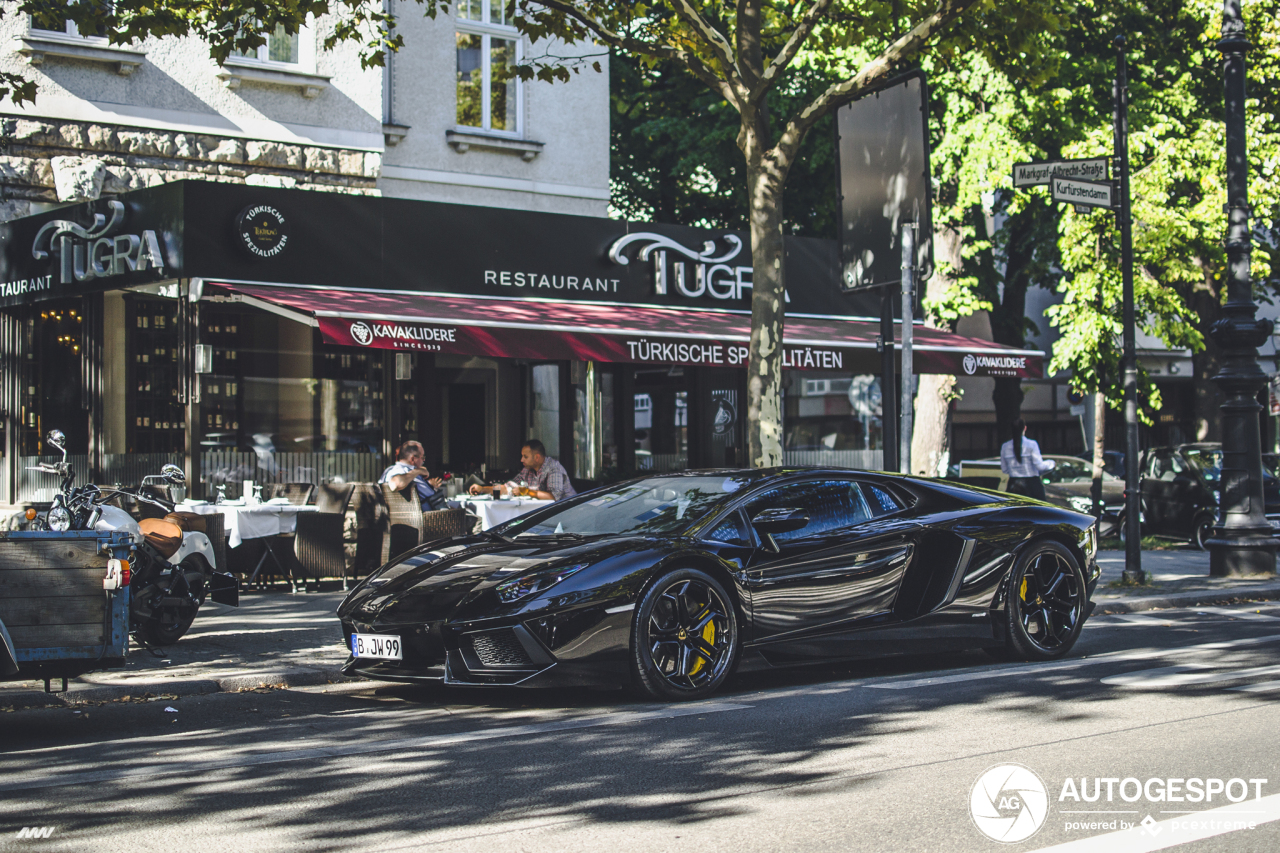 Lamborghini Aventador LP700-4