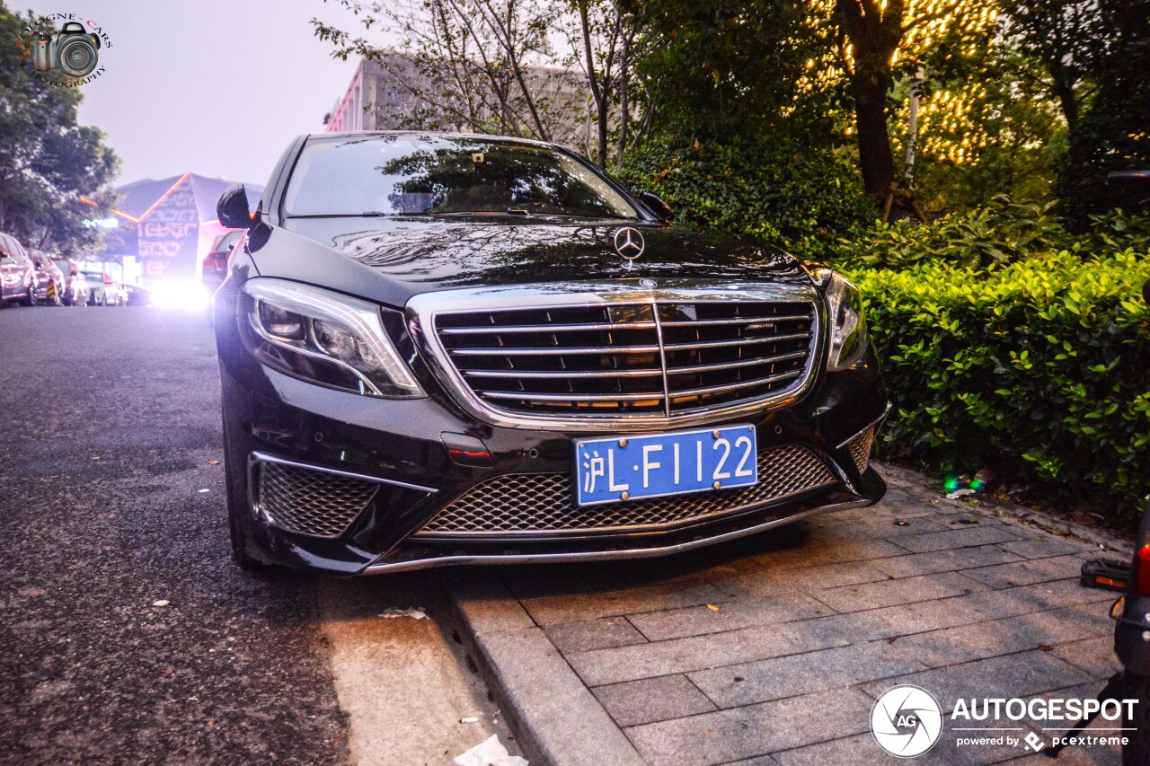 Mercedes-Benz S 65 AMG V222