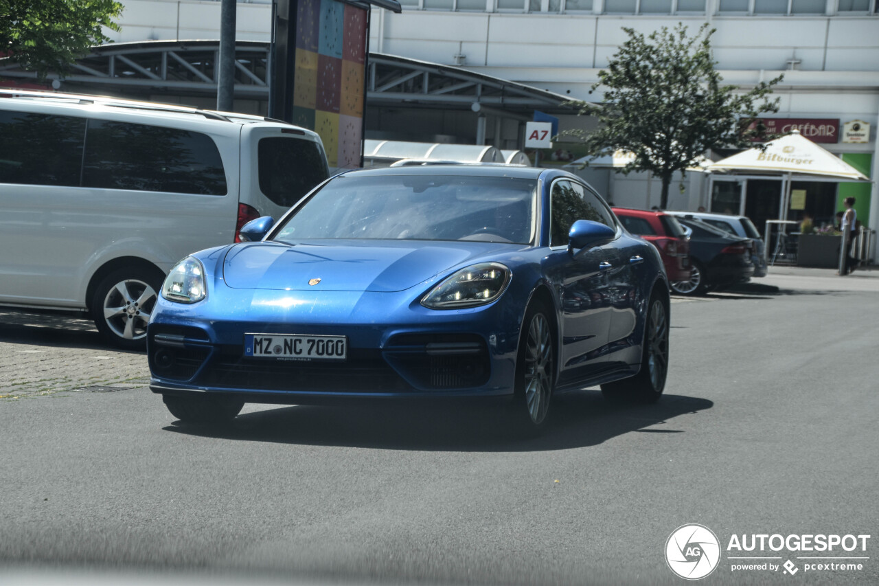 Porsche 971 Panamera Turbo