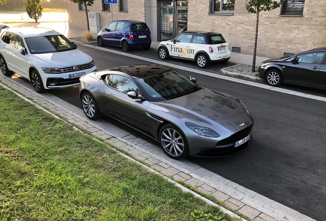 Aston Martin DB11 V8