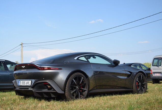 Aston Martin V8 Vantage 2018