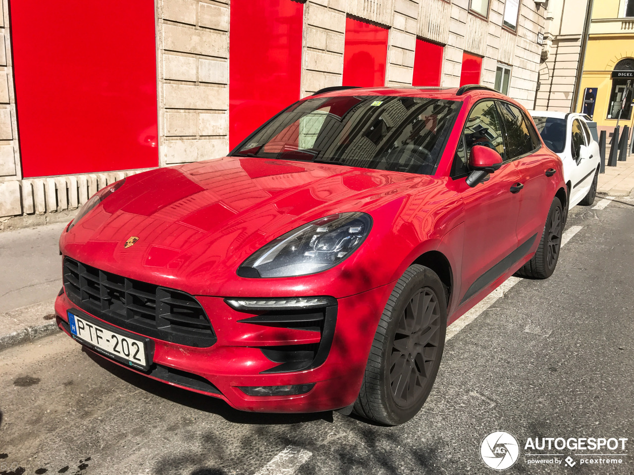 Porsche 95B Macan GTS