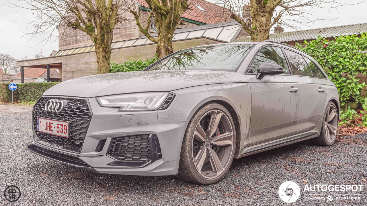 Audi RS4 Avant B9