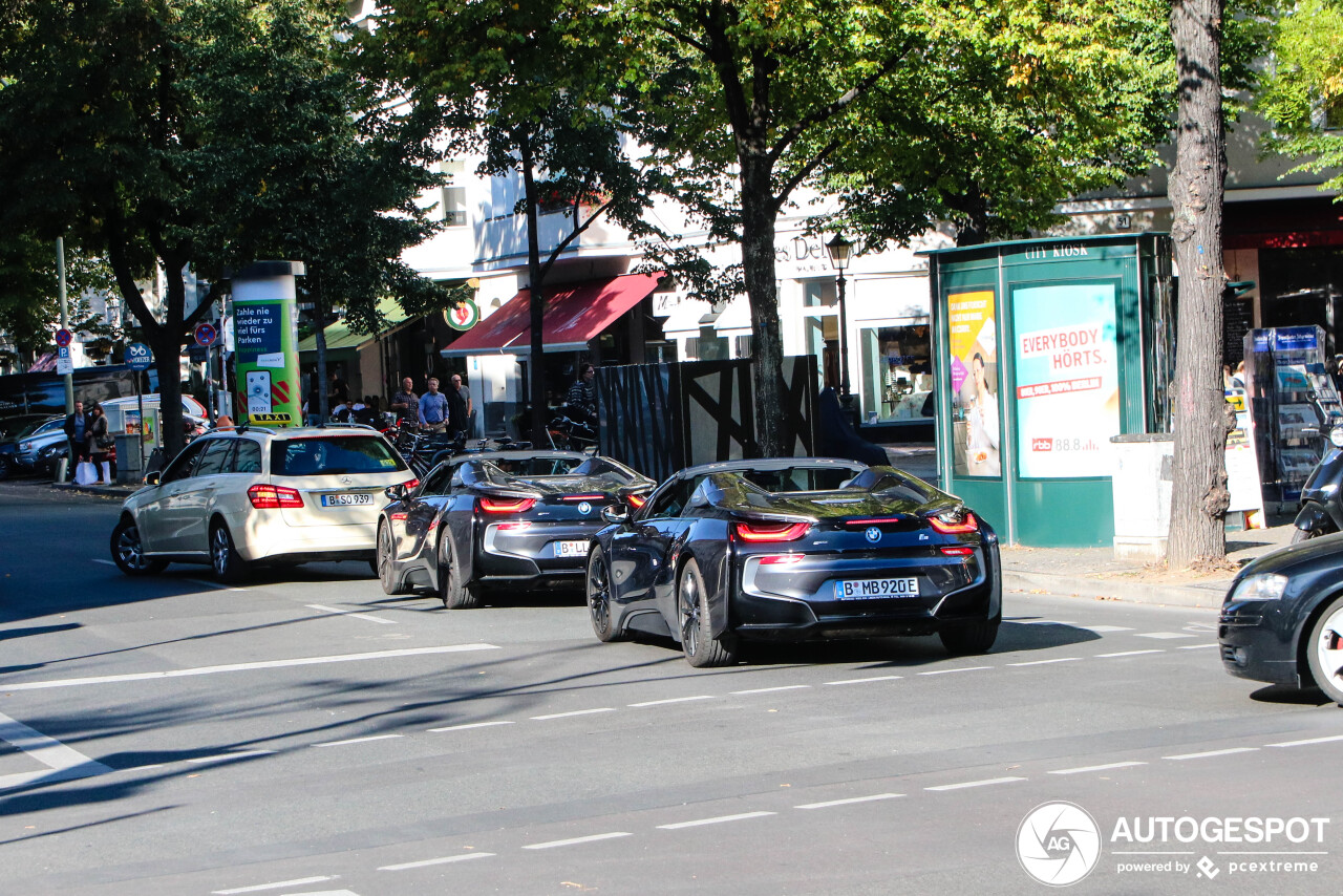 BMW i8 Roadster