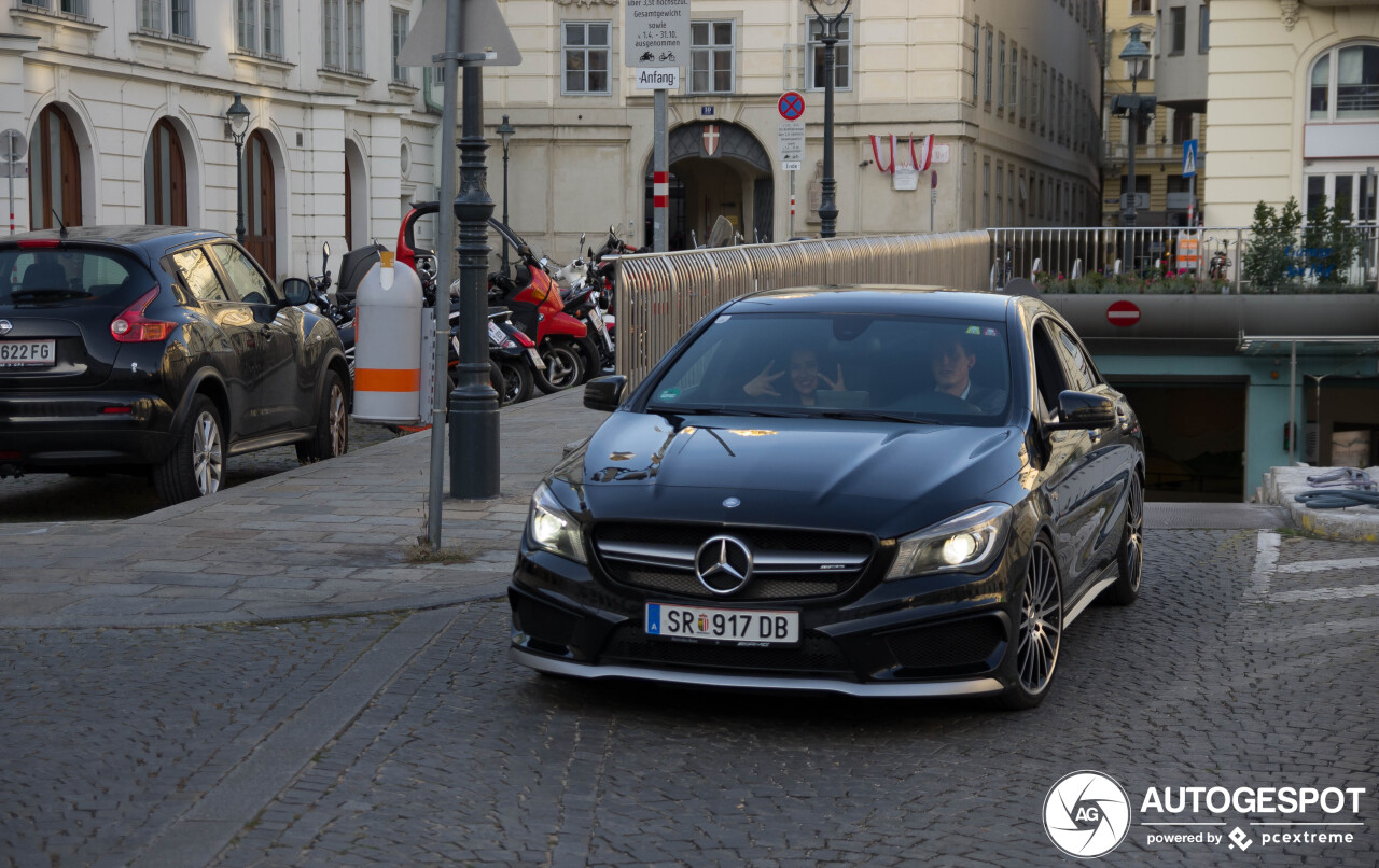 Mercedes-Benz CLA 45 AMG C117