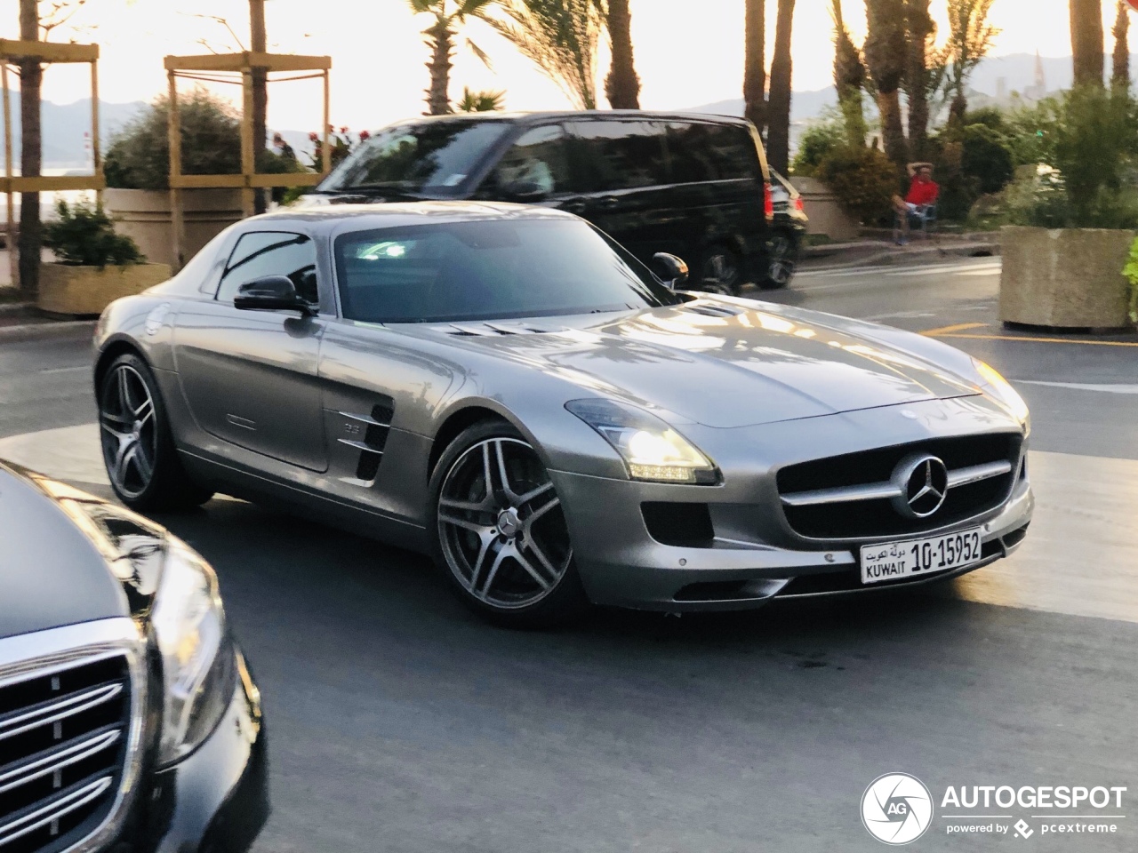 Mercedes-Benz SLS AMG