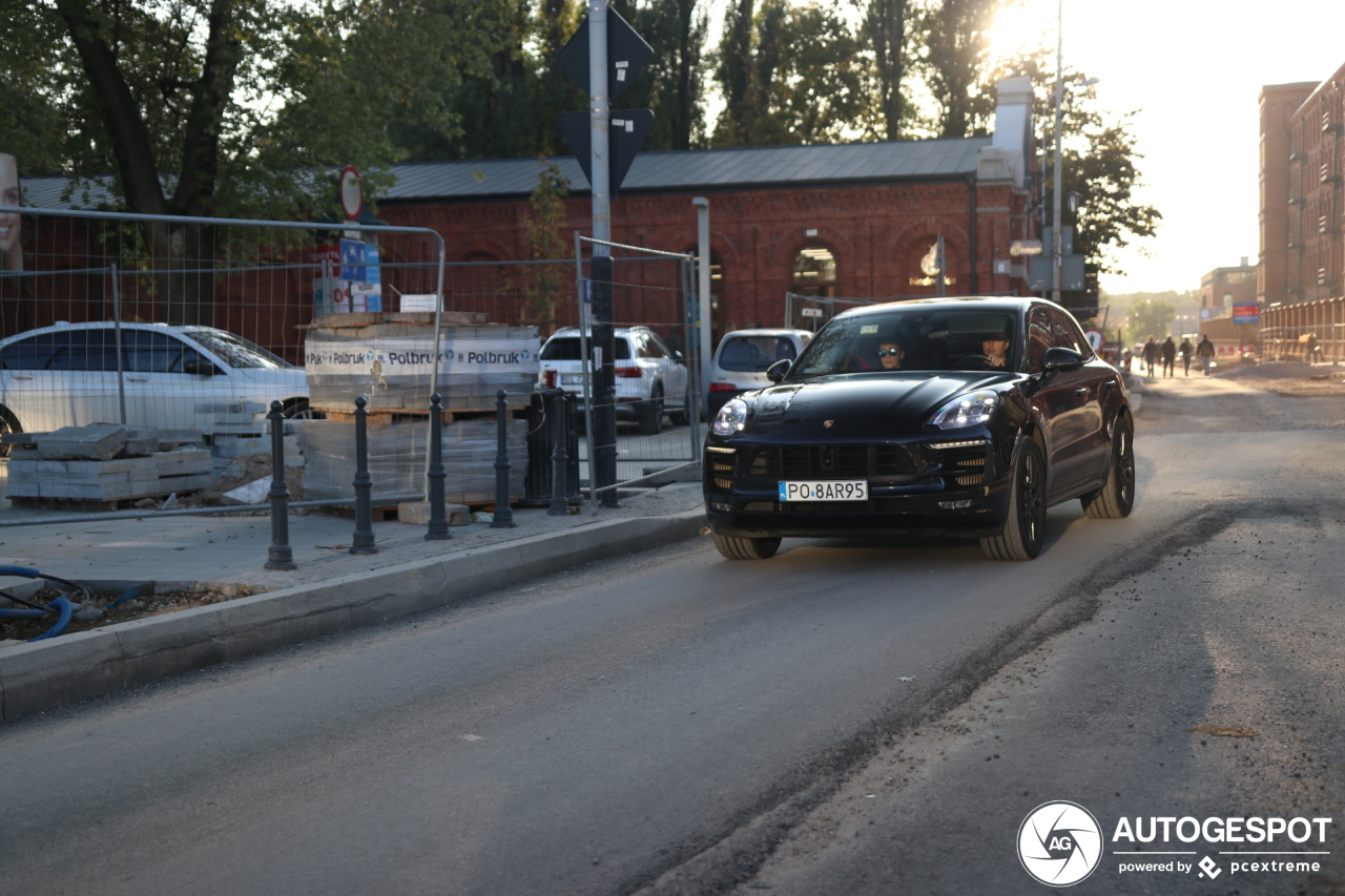 Porsche 95B Macan GTS