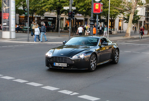 Aston Martin V8 Vantage S