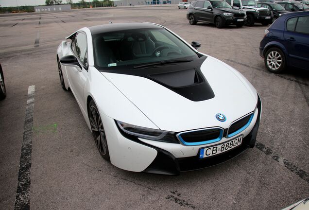 BMW i8