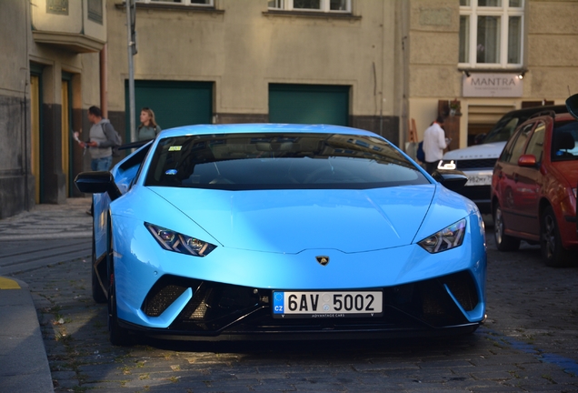 Lamborghini Huracán LP640-4 Performante