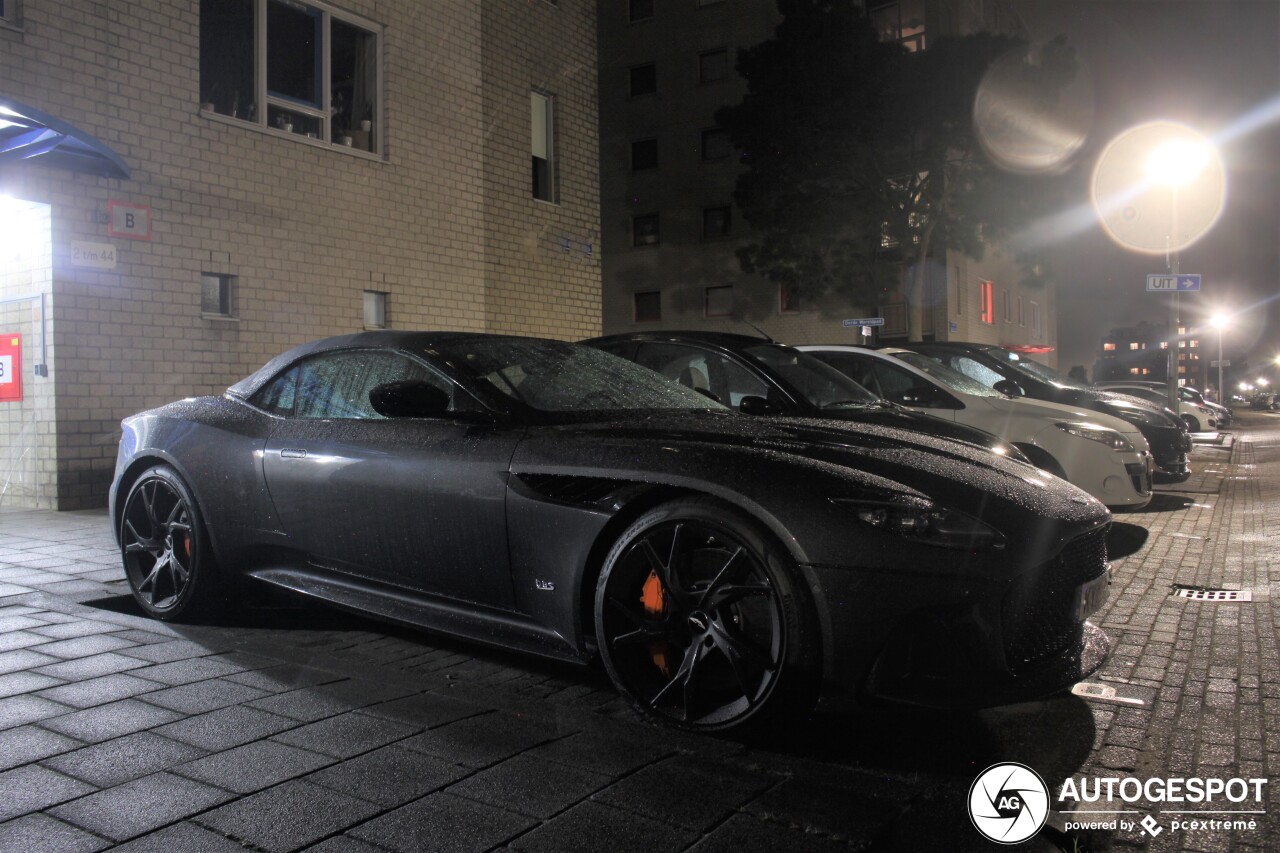 Aston Martin DBS Superleggera Volante