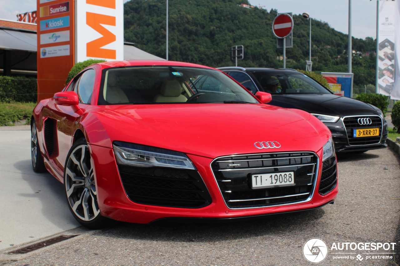 Audi R8 V10 2013