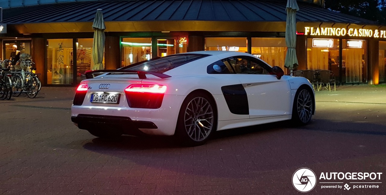 Audi R8 V10 Plus 2015