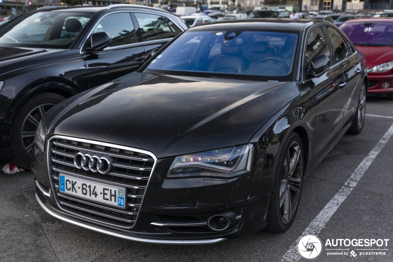 Audi S8 D4