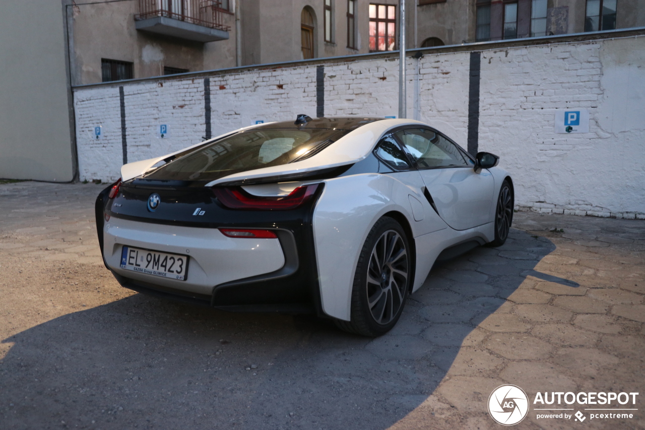 BMW i8