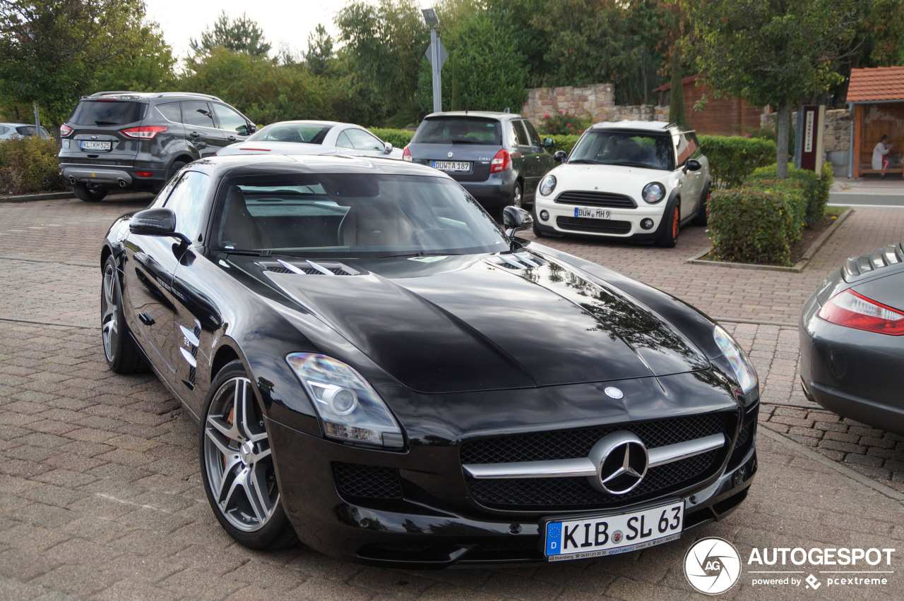 Mercedes-Benz SLS AMG