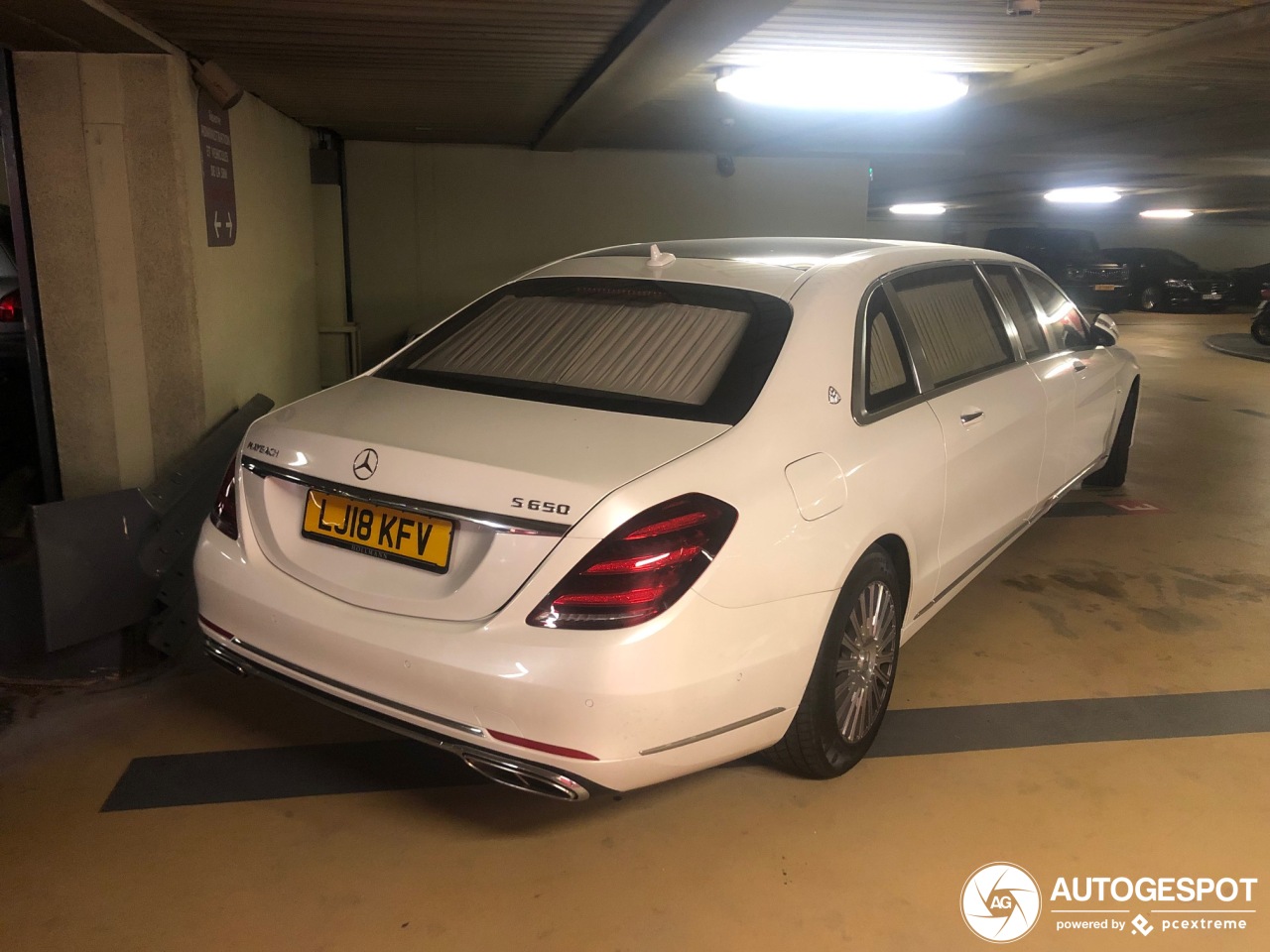 Mercedes-Maybach S 650 Pullman VV222