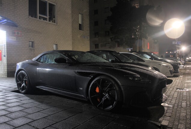 Aston Martin DBS Superleggera Volante