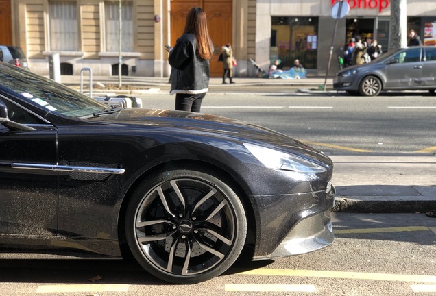 Aston Martin Vanquish 2013