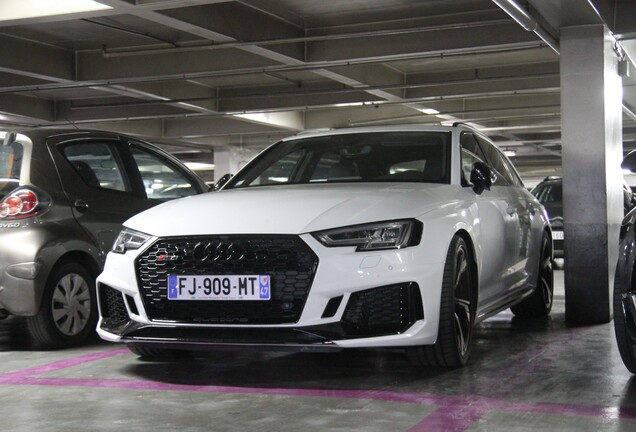 Audi RS4 Avant B9