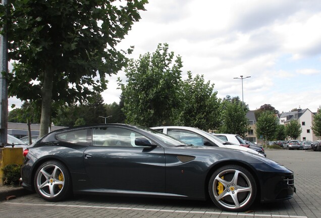 Ferrari FF