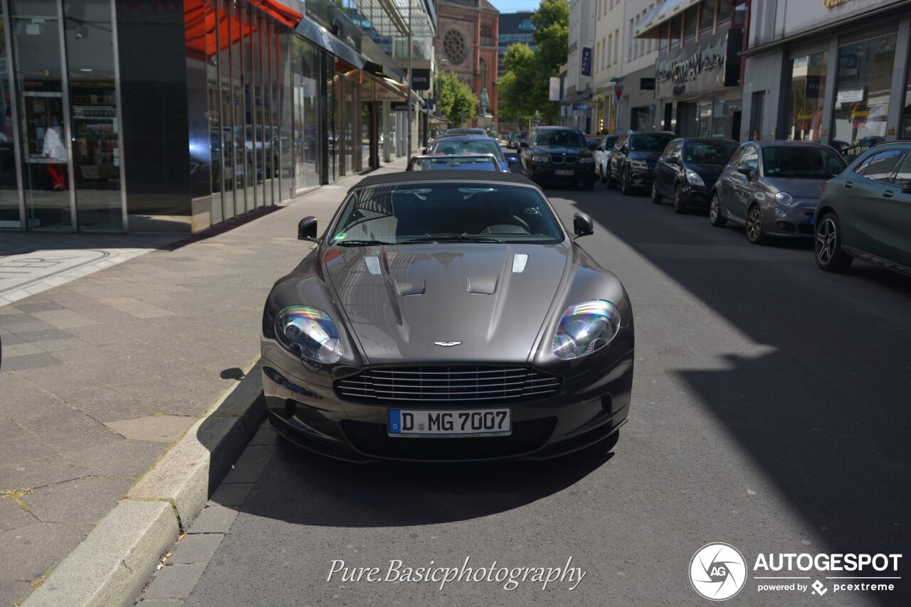 Aston Martin DBS Volante