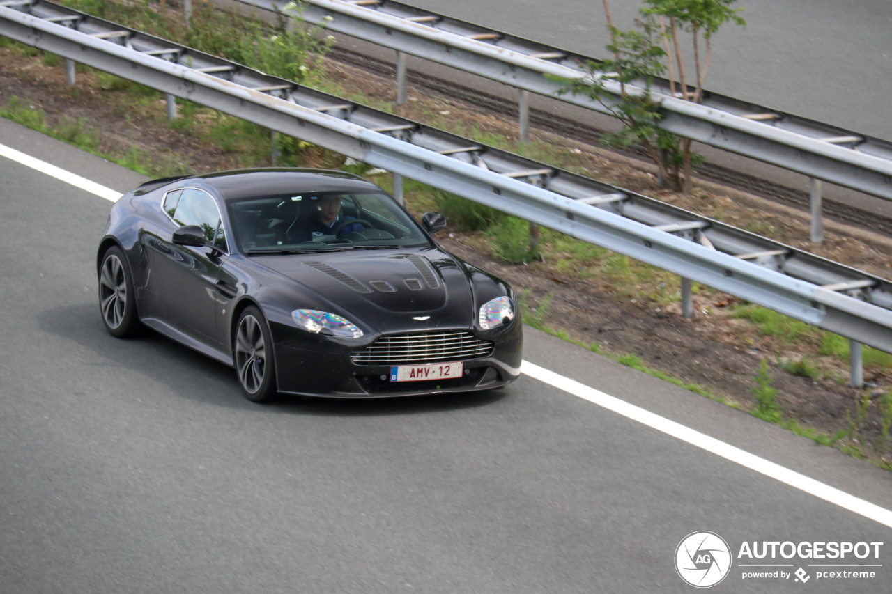 Aston Martin V12 Vantage