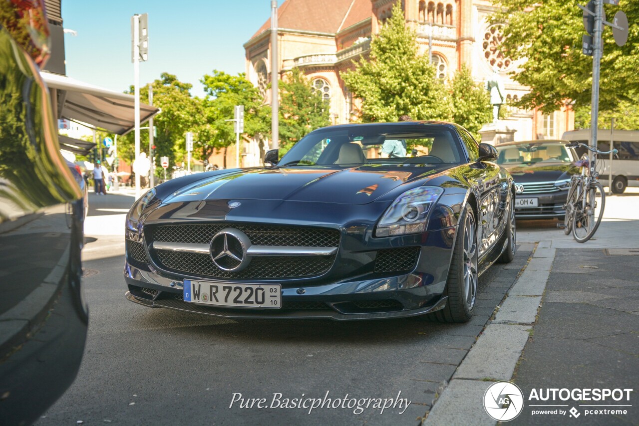 Mercedes-Benz SLS AMG