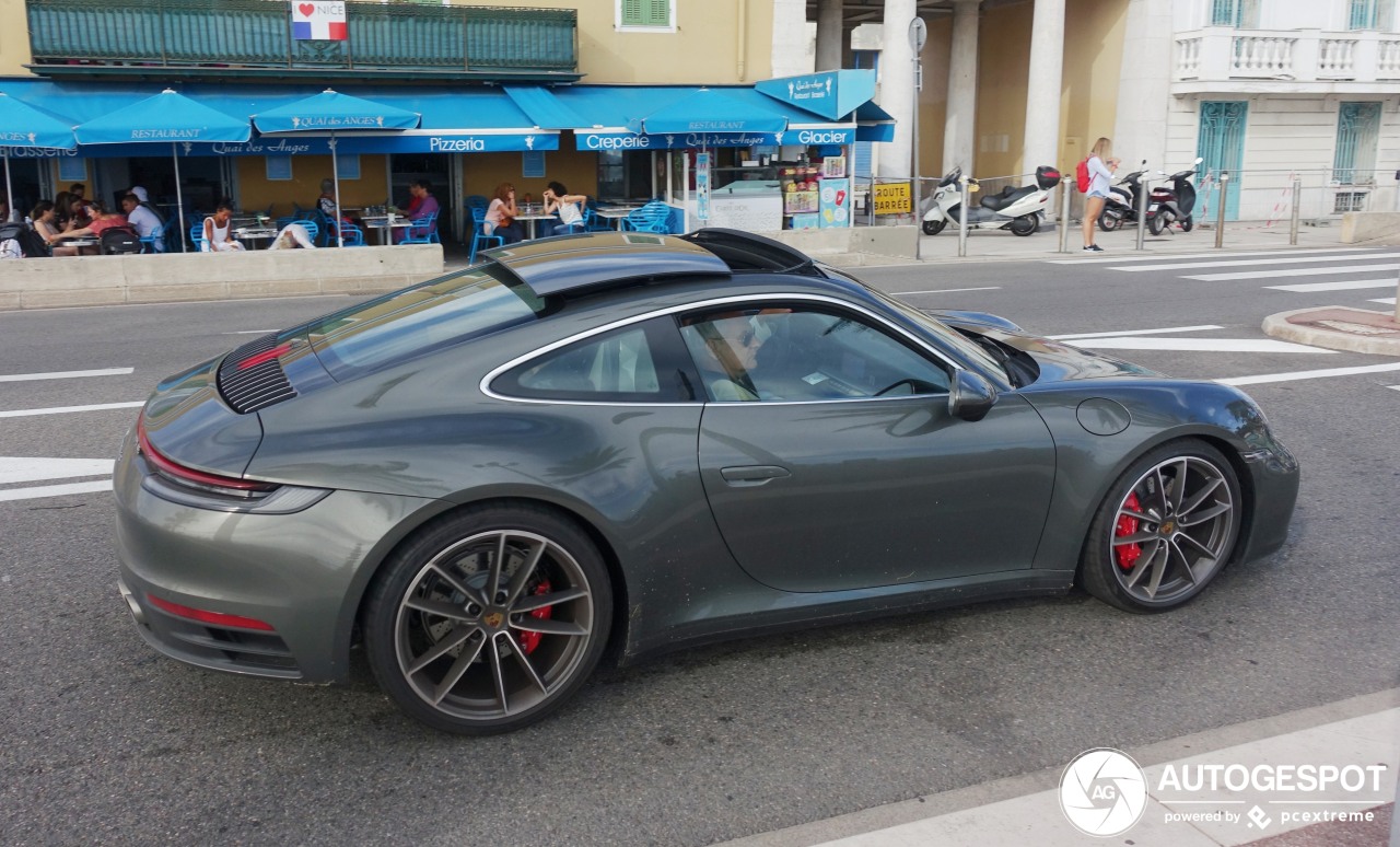 Porsche 992 Carrera 4S