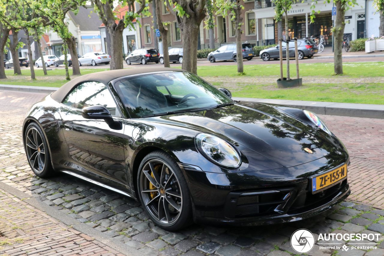 Porsche 992 Carrera 4S Cabriolet