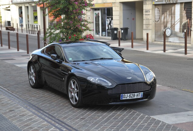 Aston Martin V8 Vantage