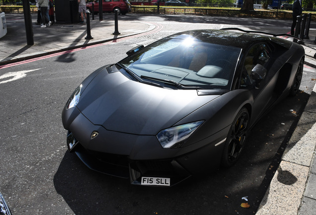 Lamborghini Aventador LP700-4