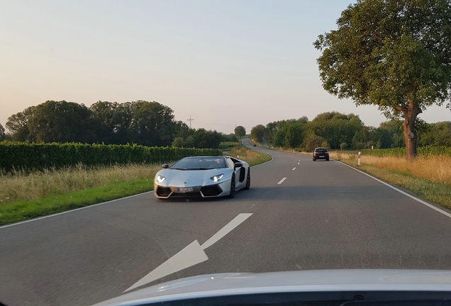 Lamborghini Aventador LP700-4 Roadster Pirelli Edition