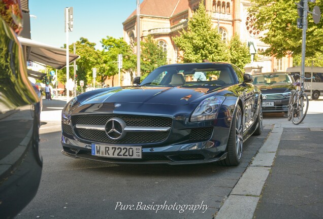Mercedes-Benz SLS AMG