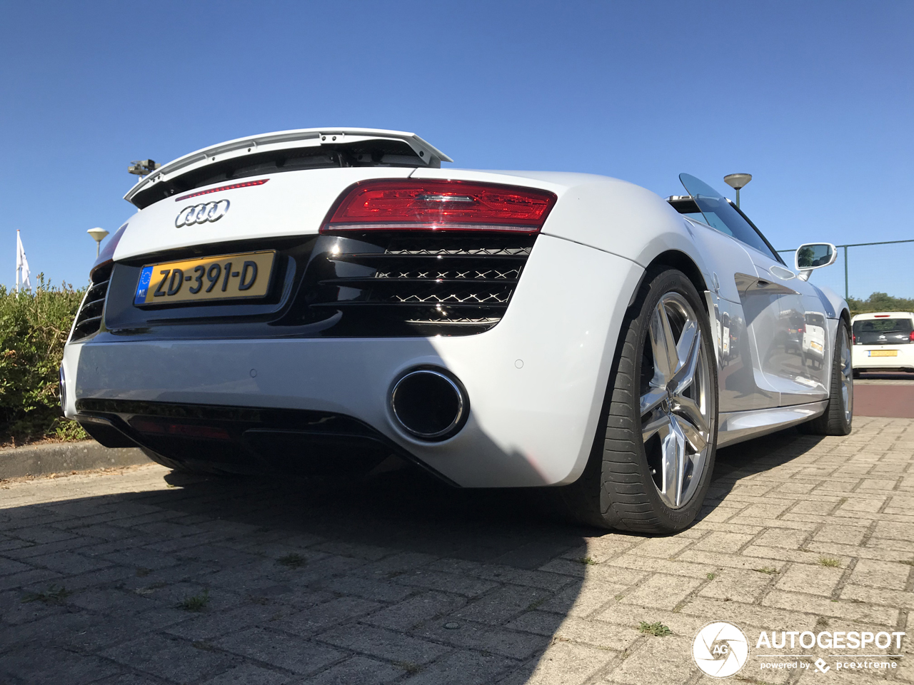 Audi R8 V10 Spyder 2013