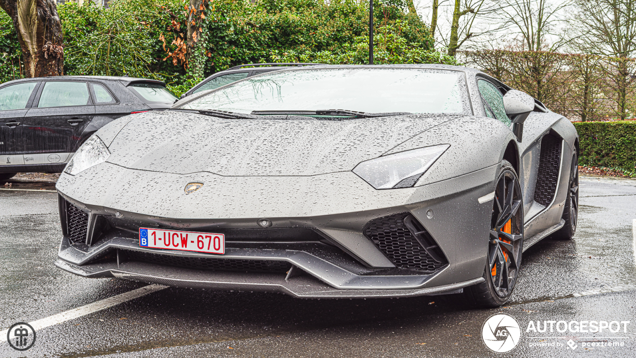 Lamborghini Aventador S LP740-4