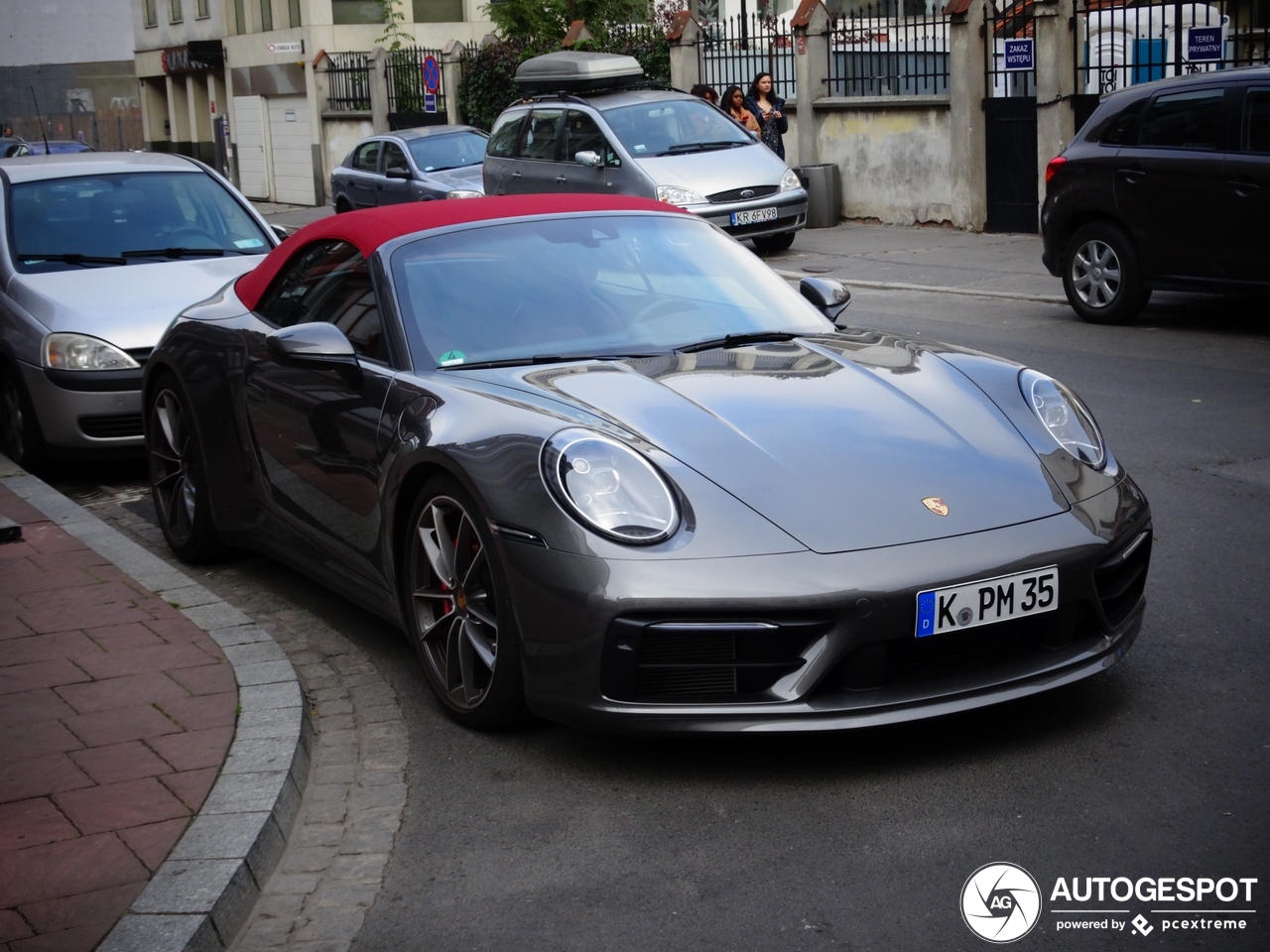 Porsche 992 Carrera 4S Cabriolet