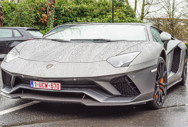 Lamborghini Aventador S LP740-4