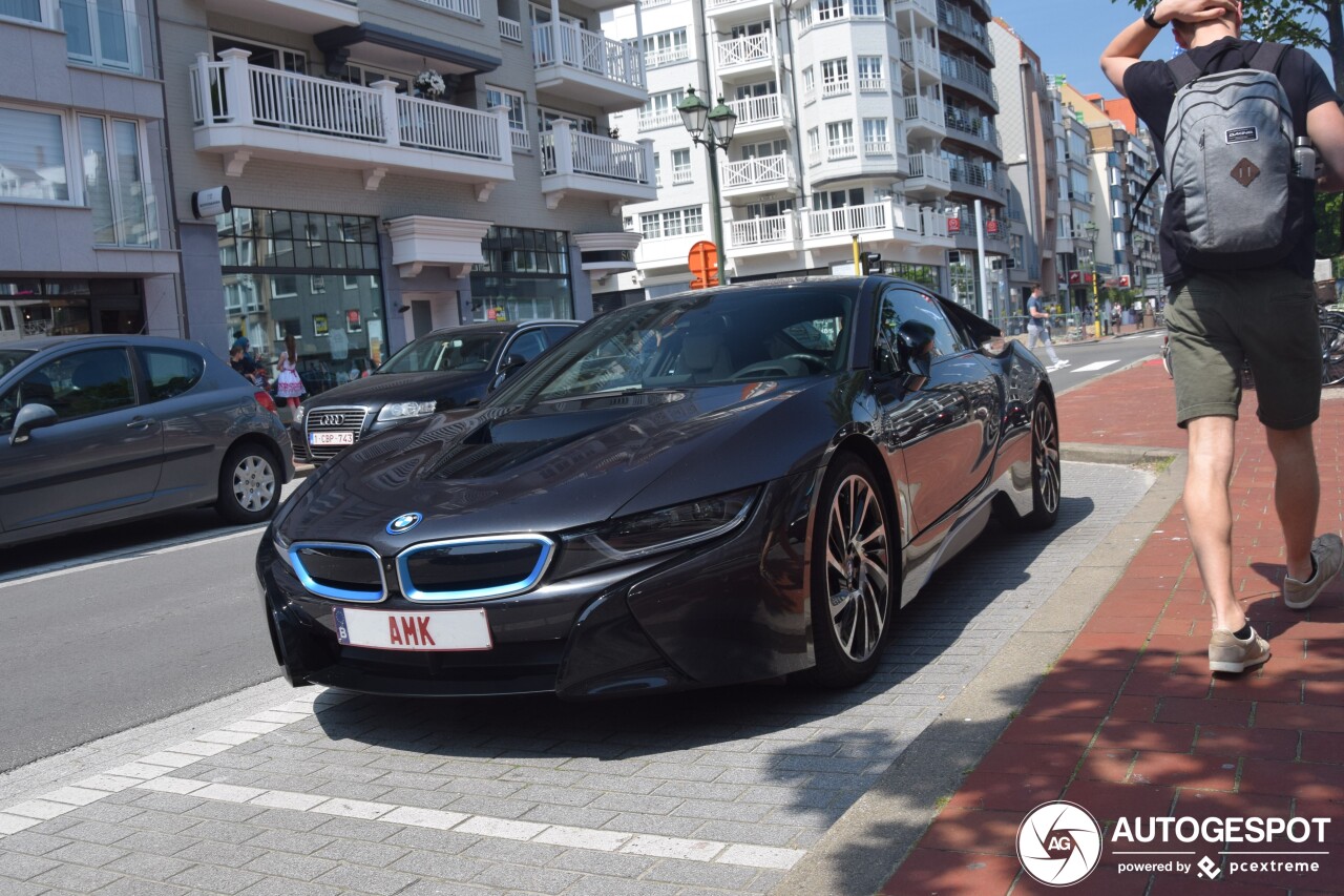 BMW i8